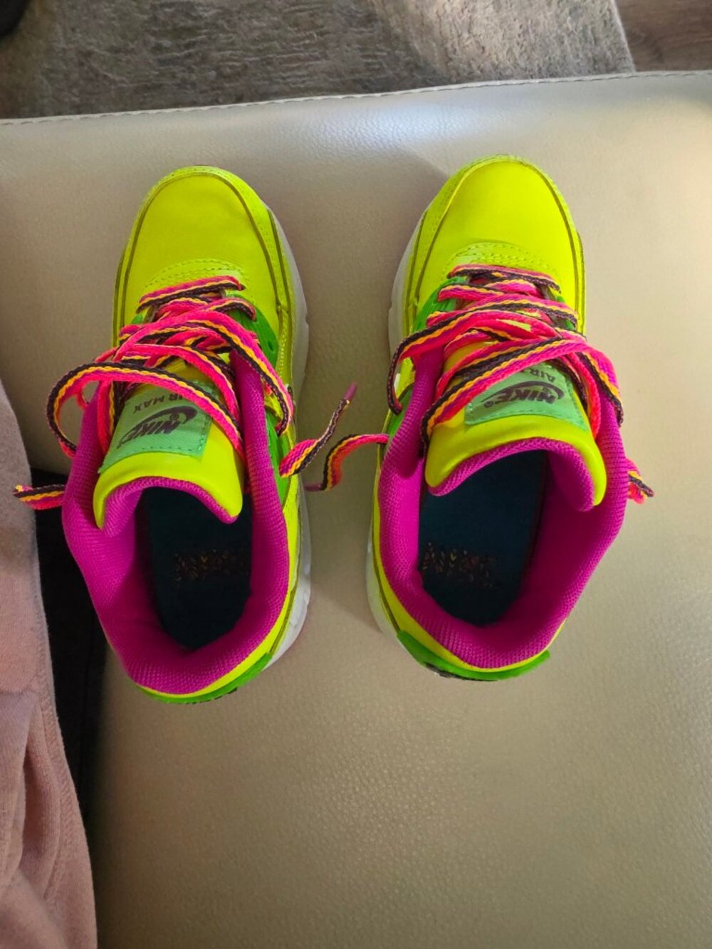 Nike Air Max 90 LTR PS Kids 11C Volt Hyper Pink CW5797-700 Worn Once